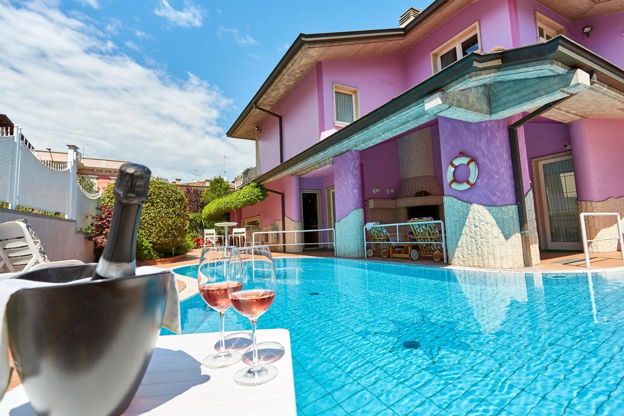 Attico Open Space - Piscina A 400 Mt Desenzano del Garda Zewnętrze zdjęcie